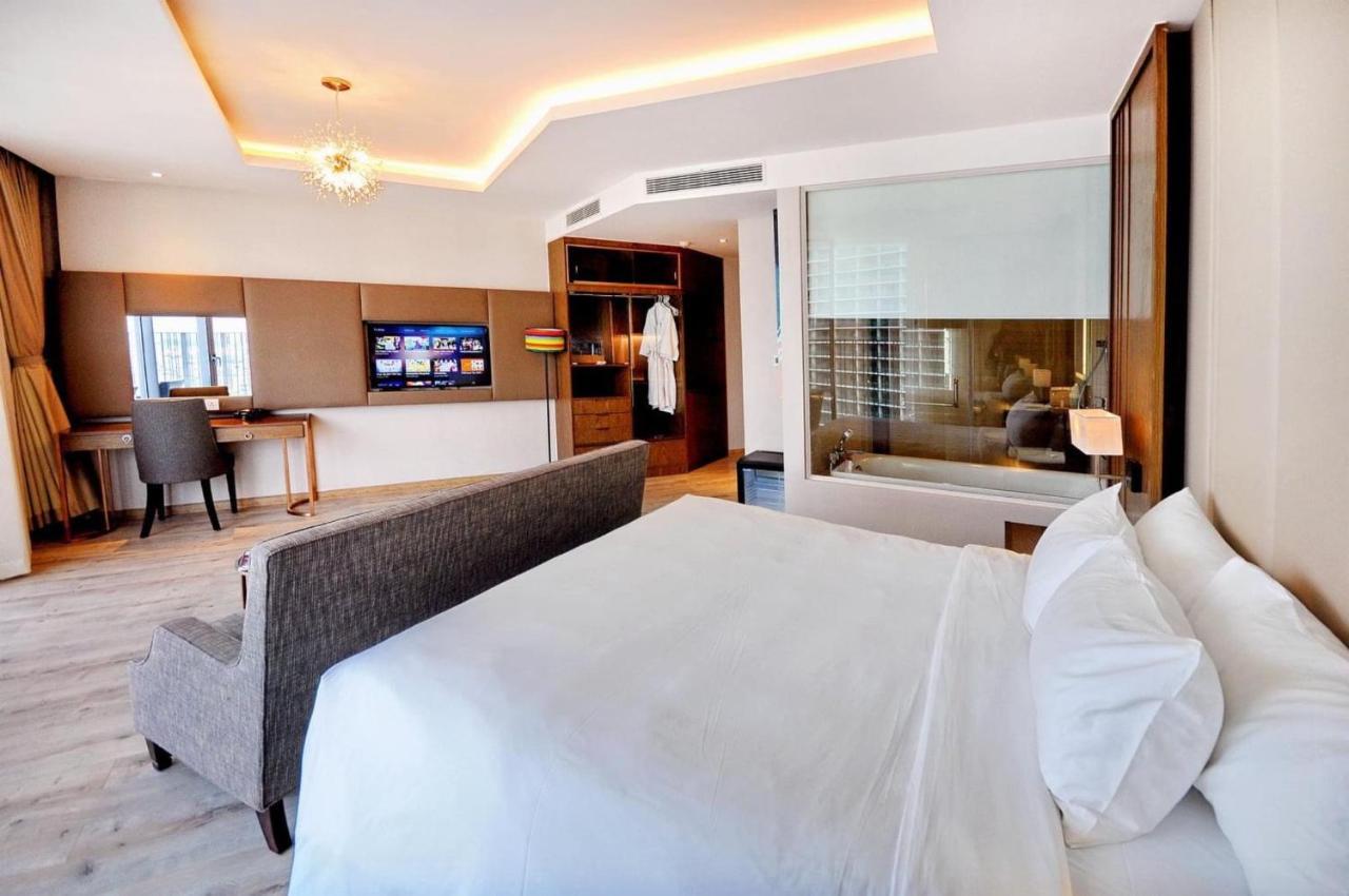 Panorama Beachfront Nha Trang Extérieur photo