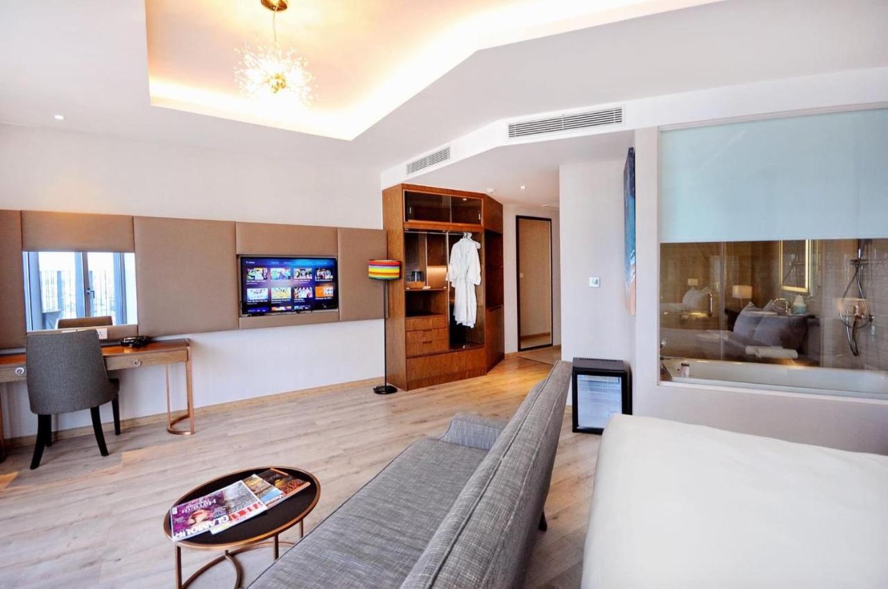 Panorama Beachfront Nha Trang Extérieur photo