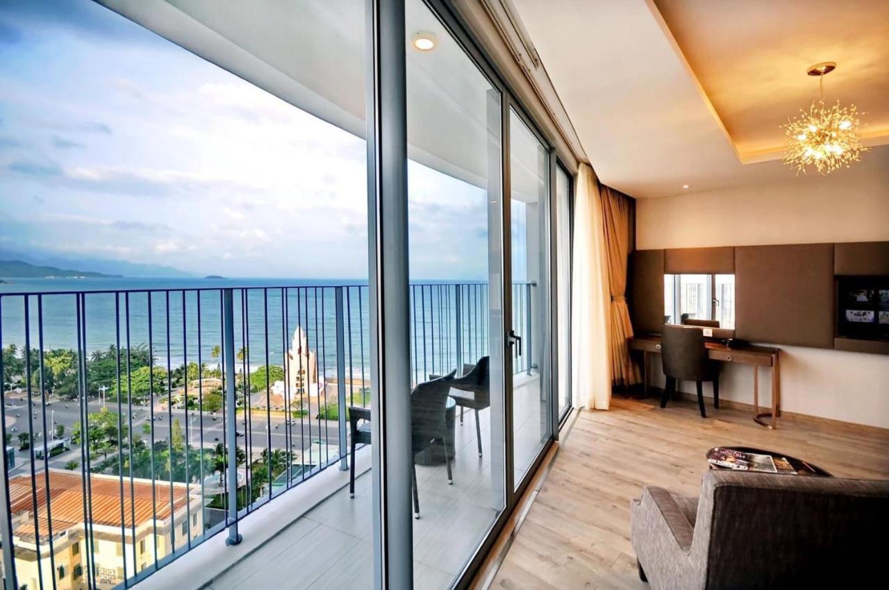 Panorama Beachfront Nha Trang Extérieur photo
