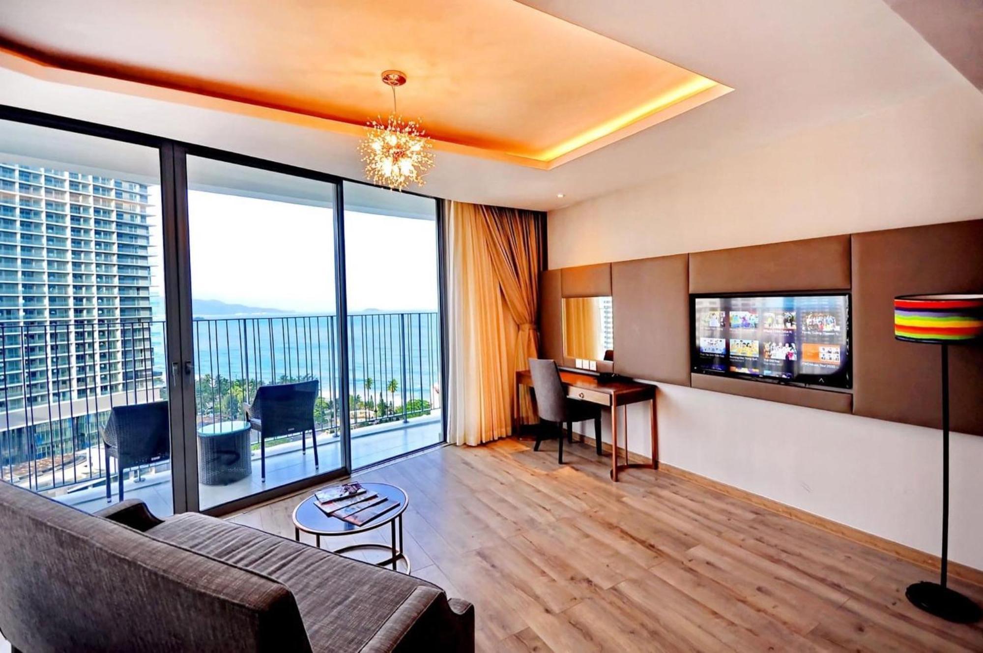 Panorama Beachfront Nha Trang Extérieur photo